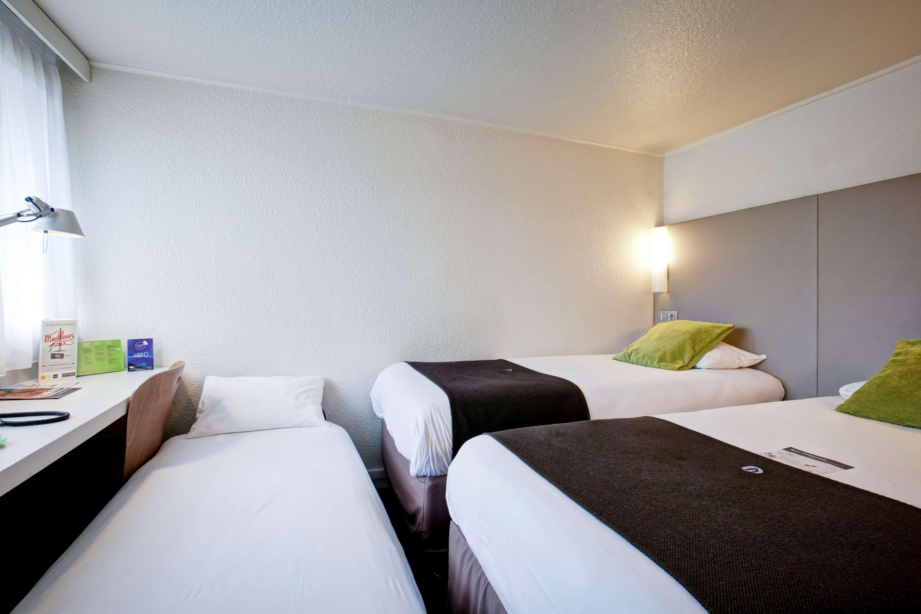 Campanile Evry Ouest - Essonnes Hotel 3*