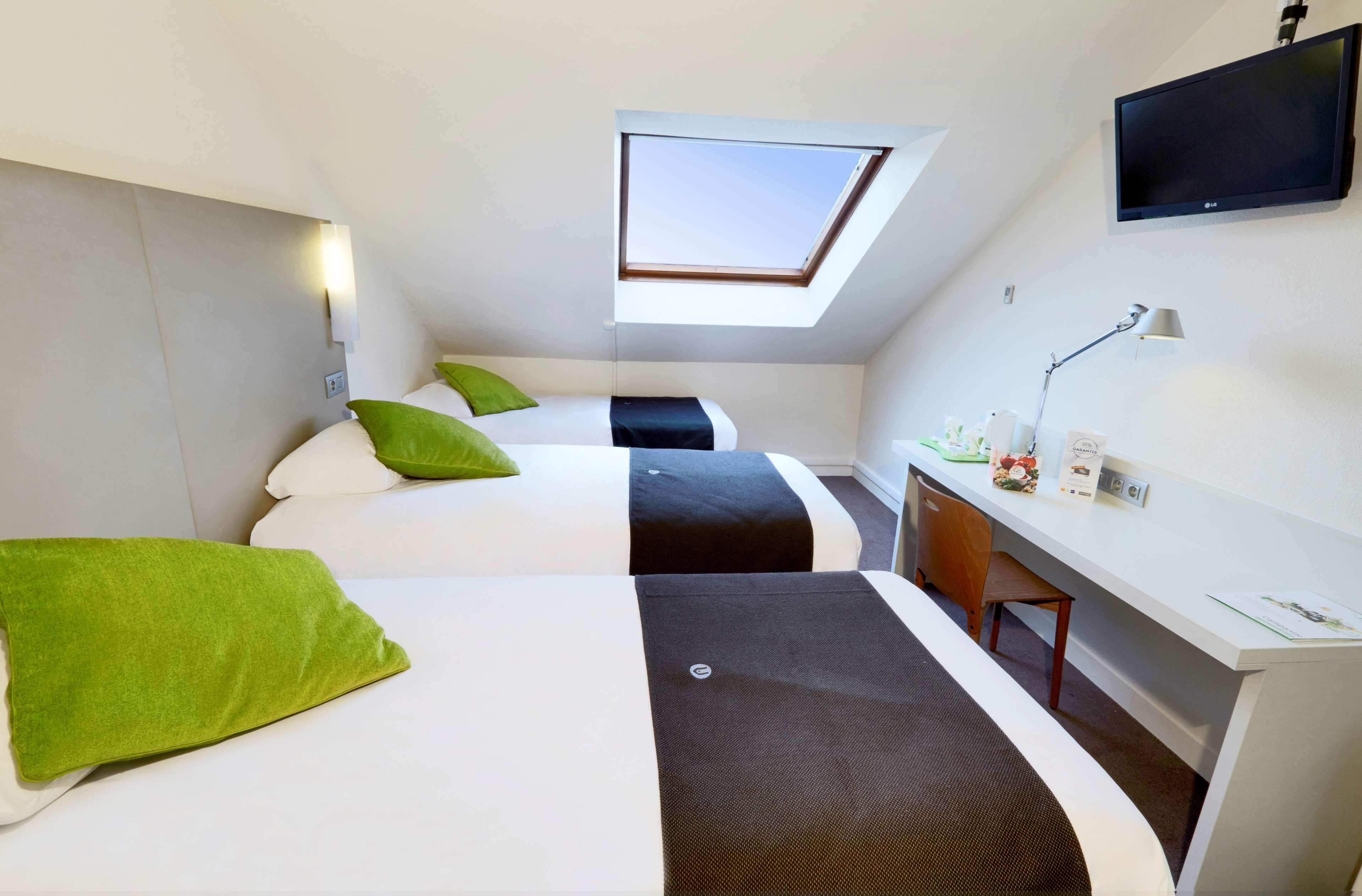 Campanile Evry Ouest - Essonnes Hotel