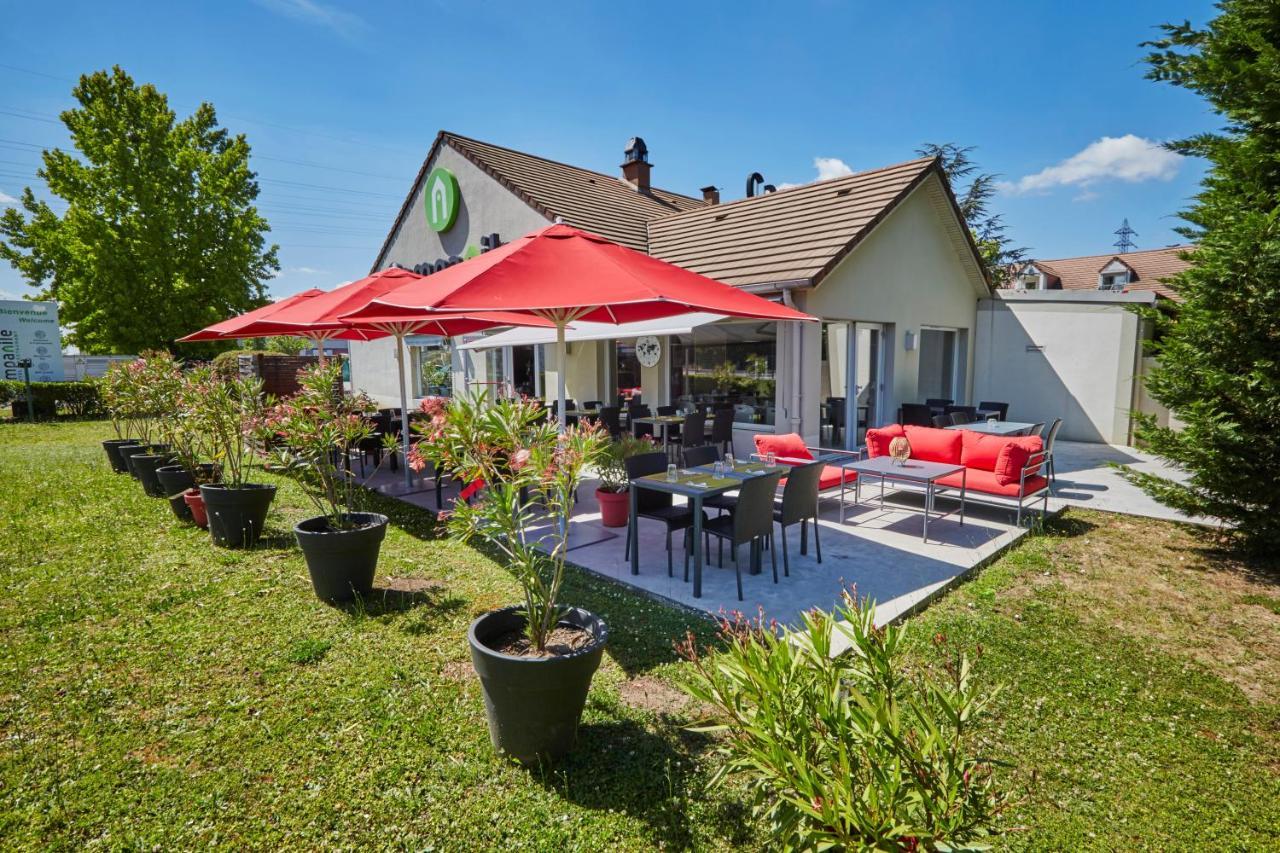Campanile Evry Ouest - Essonnes Hotel 3*