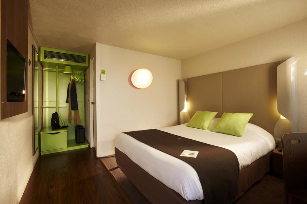 Campanile Evry Ouest - Essonnes Hotel